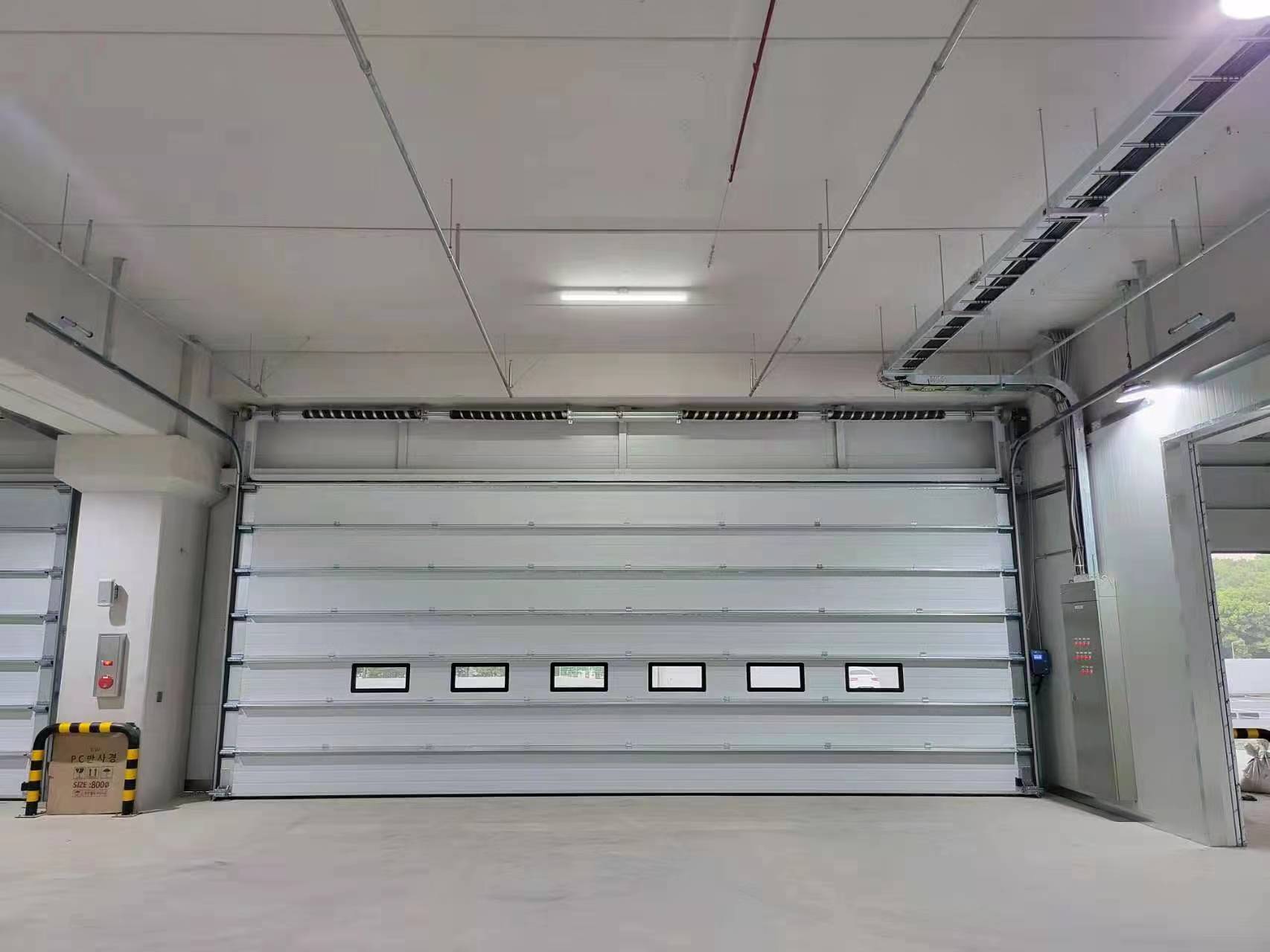 چرا یک درب سکشنال می تواند بیشتر از مشکلات دسترسی را حل کند؟